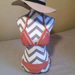 NWT!! Adorable Bikini with Detailed Stitching